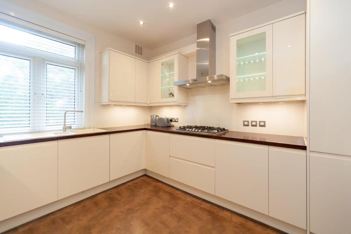 Spacious 2 Bedroom Maisonette In Stratford London Eksteriør bilde