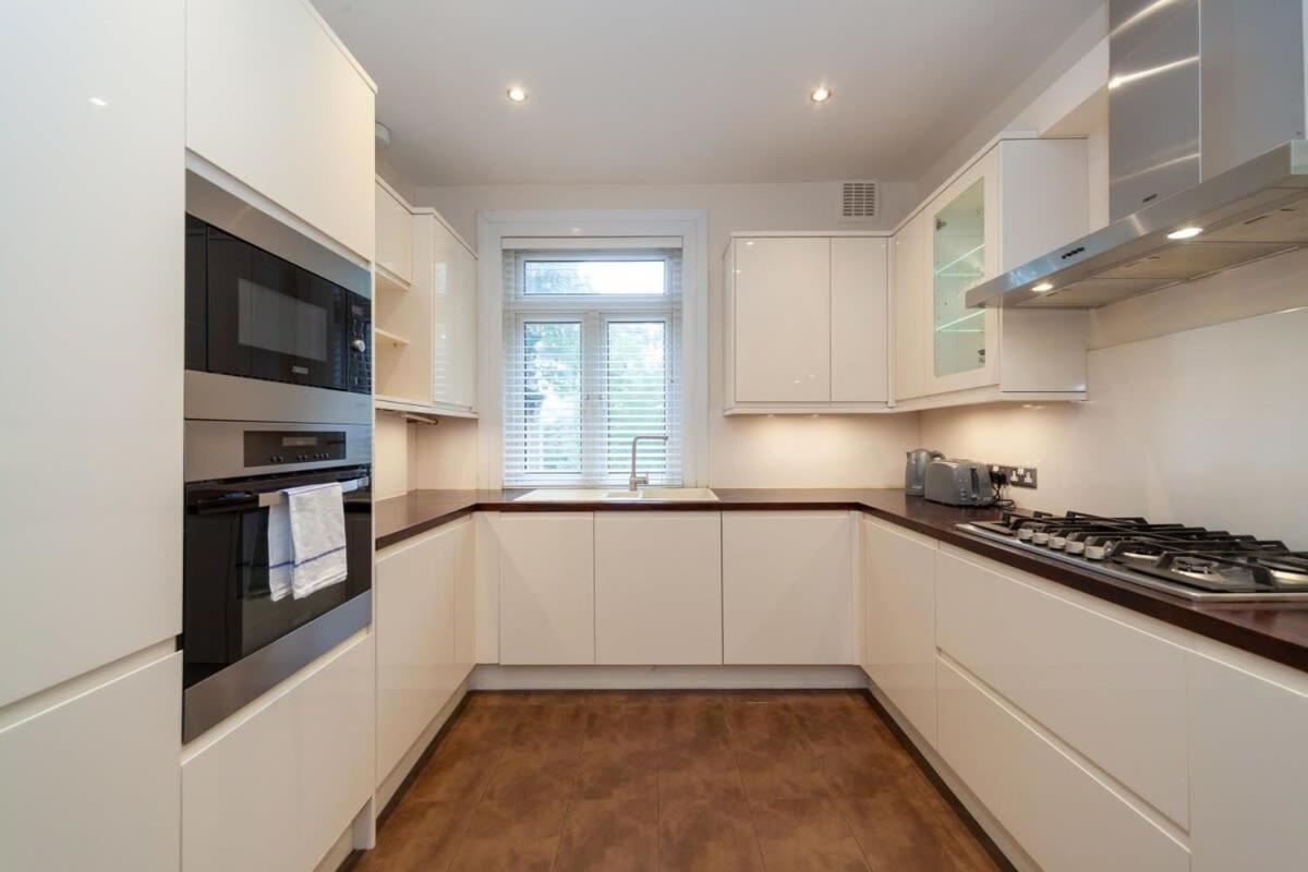 Spacious 2 Bedroom Maisonette In Stratford London Eksteriør bilde